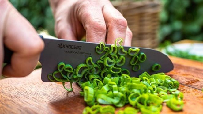
                    Shin Santoku Kyocera high-tech ceramik knife