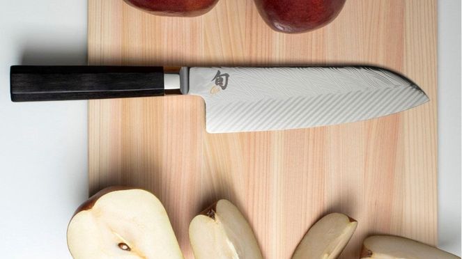 
                    Dual Core Santoku for cutting fruit, vegetables, fish and meat