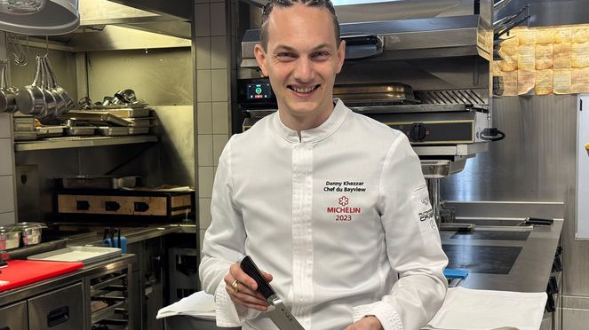 
                    Chefs tools by Danny Khezzar mit einem Kaname Kiritsuke aus seiner Kai Collection by Danny Khezzar