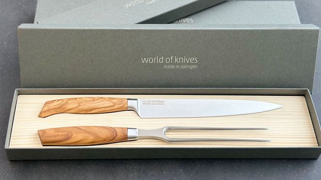 
                    Wok carving set in sustainable packaging