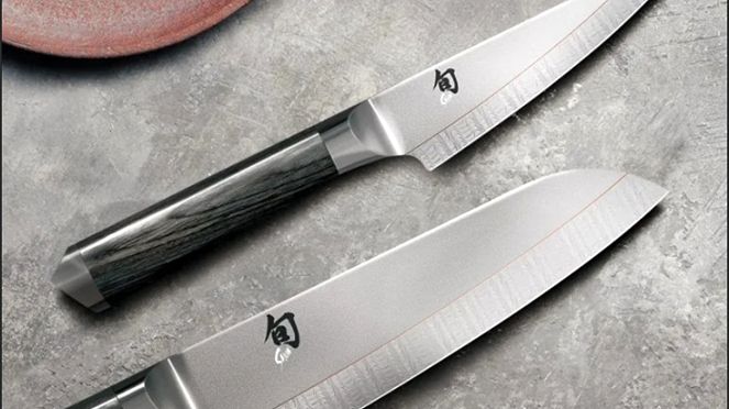 
                    Shun Kagerou Allzweckmesser mit Shun Kagerou Santoku