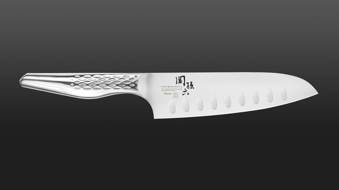 
                    Shoso Santoku alvéolé est utilisé pour couper les légumes, le poisson et la viande