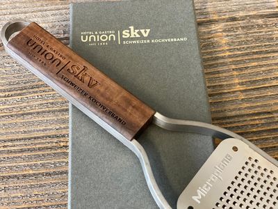 Hotel und Gastro Union Gravur auf Microplane Master Reibe.jpg
