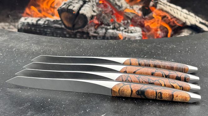 
                    Le set de couteaux à steak édition spéciale est en parfait harmonie avec les grillades