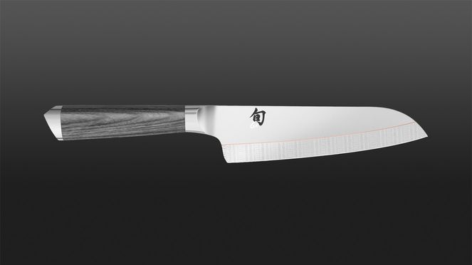 
                    Lame Dual-Core du Santoku Shun Kagerou fabriquée selon un procédé de forgeage innovant