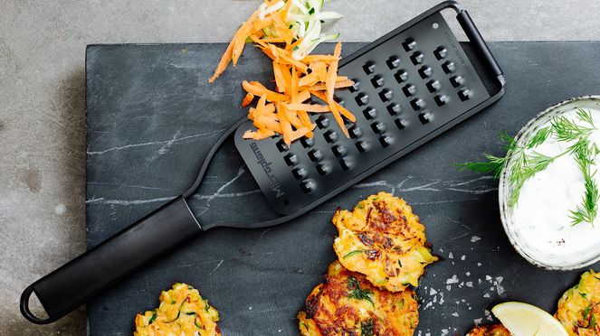 
                    Black sheep extra coarse grater for grating carrots